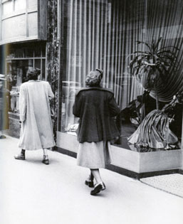 Otto Croy: Modeauslage in der Wiener Kärntner Straße, 1946
