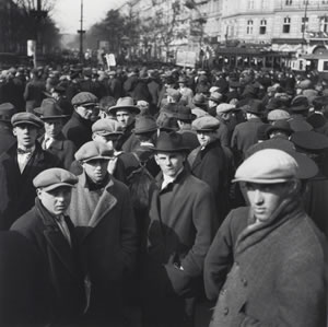 Edith Suschitzky: Demonstration von Arbeitslosen, Wien, 1932